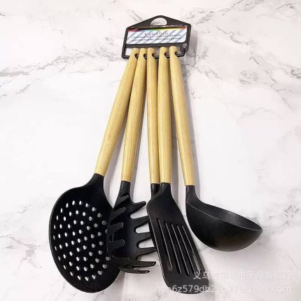 Silicon set with wooden handle