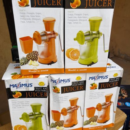 Manual juicer by Maximus